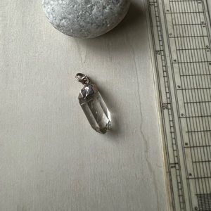 Quartz pendant